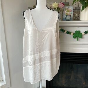 Elegant White Sleeveless Top